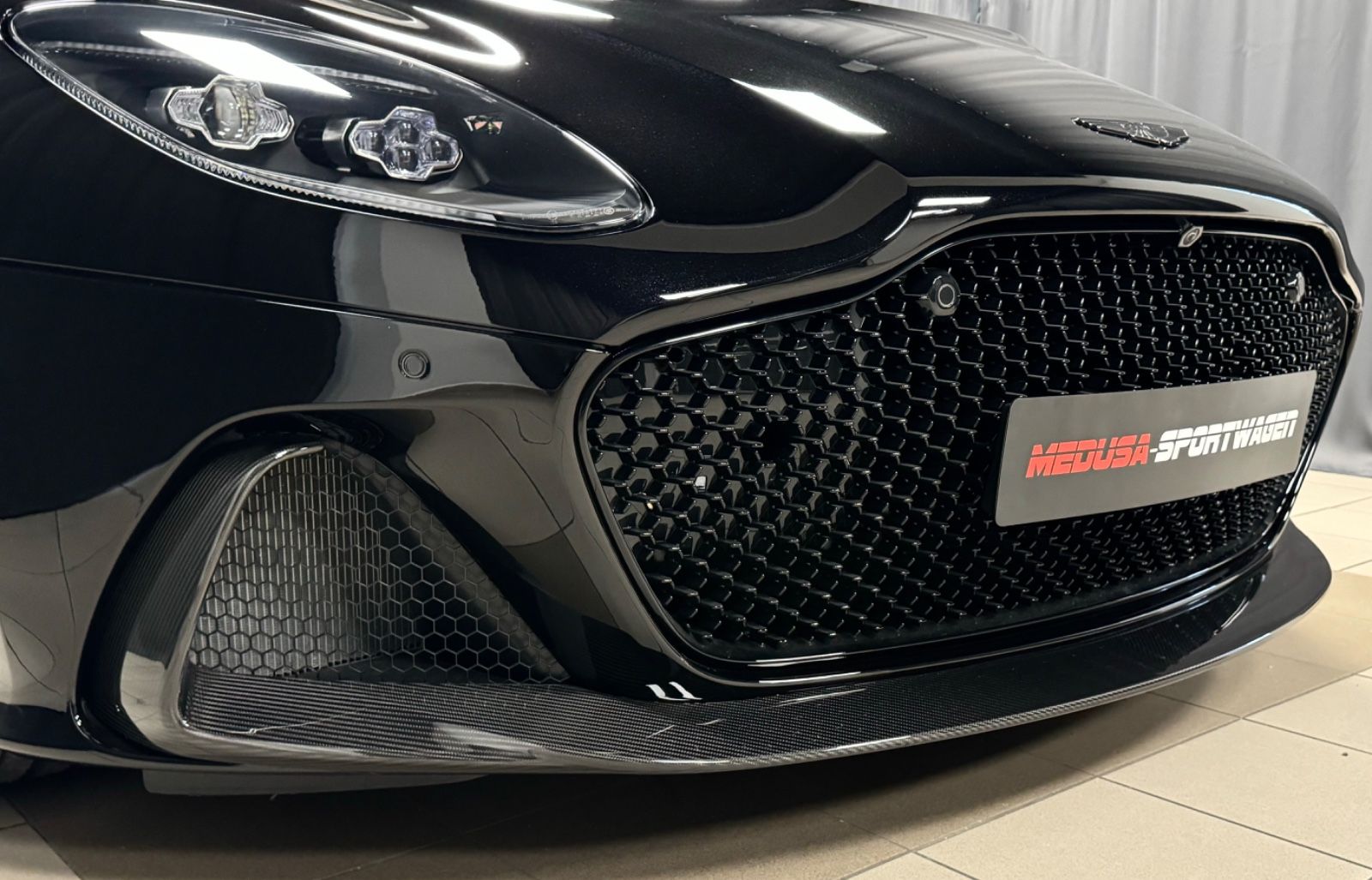 Fahrzeugabbildung Aston Martin DBS V12 770 ULTIMATE VOLANTE 1OF199 EXLUSIV NEW!