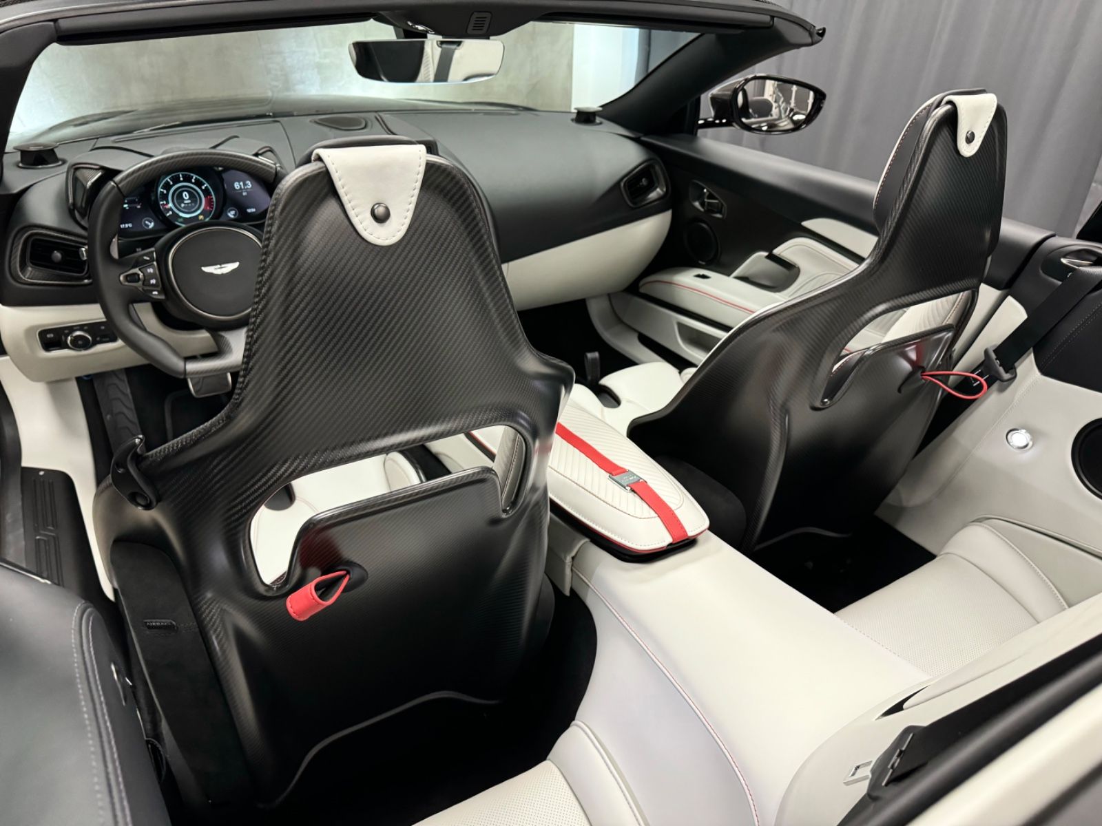 Fahrzeugabbildung Aston Martin DBS V12 770 ULTIMATE VOLANTE 1OF199 EXLUSIV NEW!