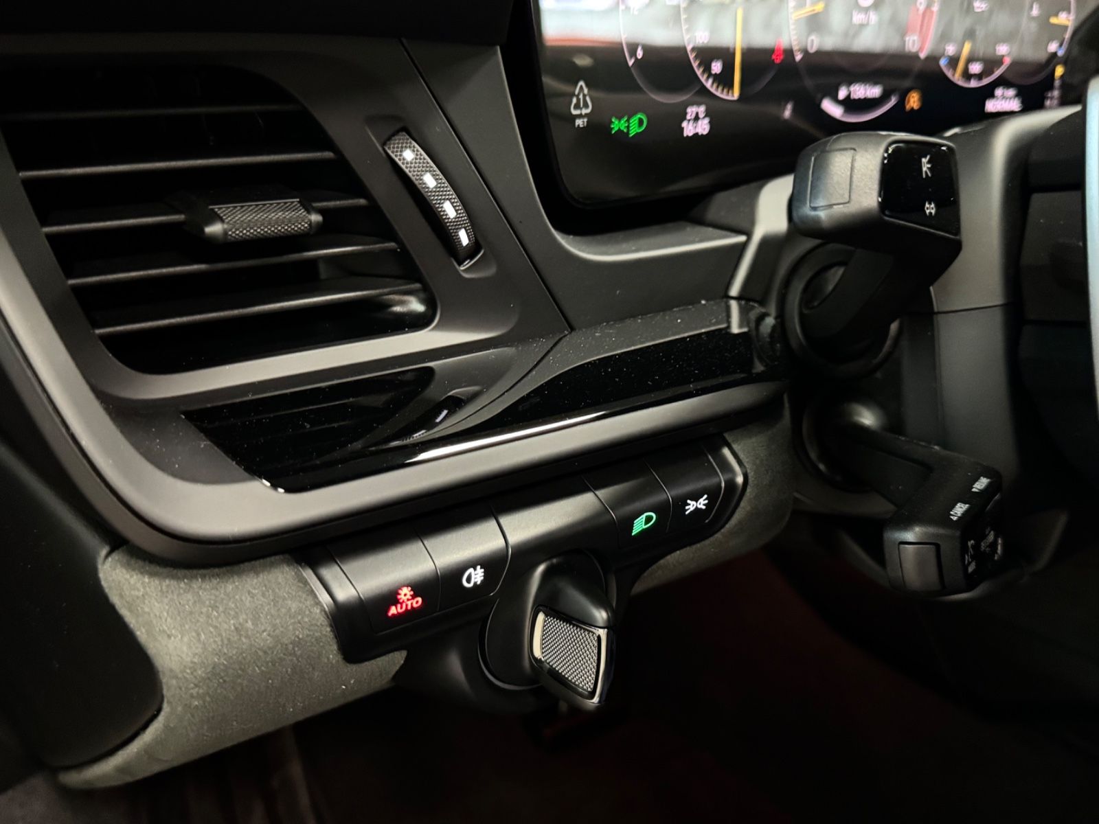 Fahrzeugabbildung Porsche 992 GT3 FACELIFT PDK CLUBSPORT CARBONSEAT NEWCAR