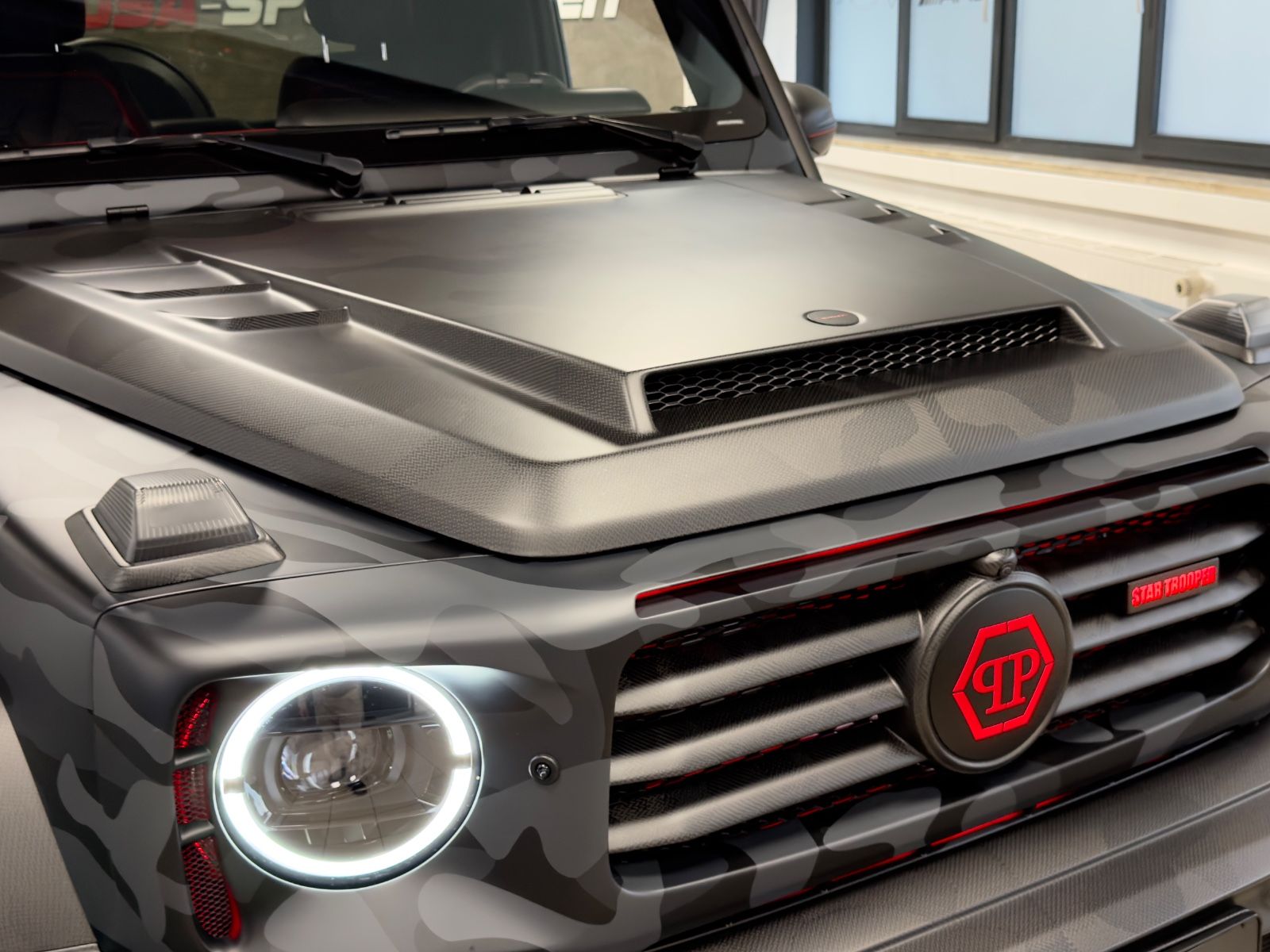 Fahrzeugabbildung Mercedes-Benz G 63 AMG MANSORY&PHILIPP PLEIN 1OF7 STAR TROOPER