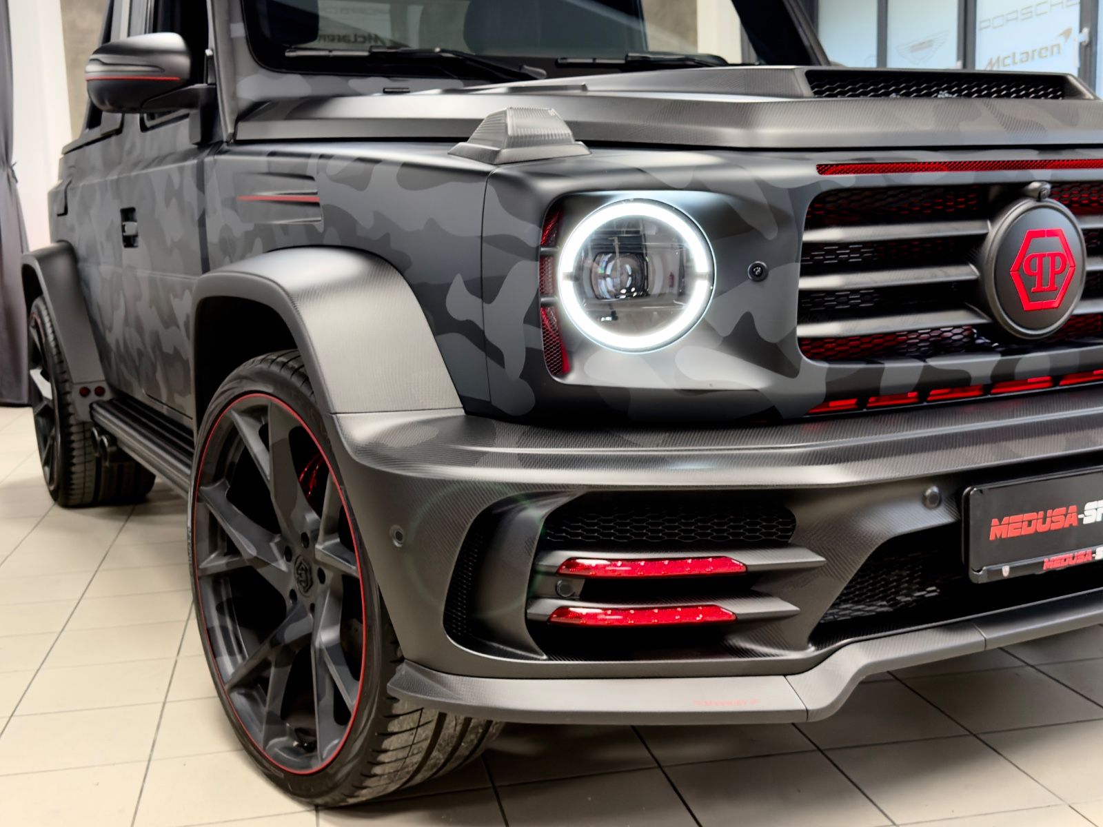 Fahrzeugabbildung Mercedes-Benz G 63 AMG MANSORY&PHILIPP PLEIN 1OF7 STAR TROOPER