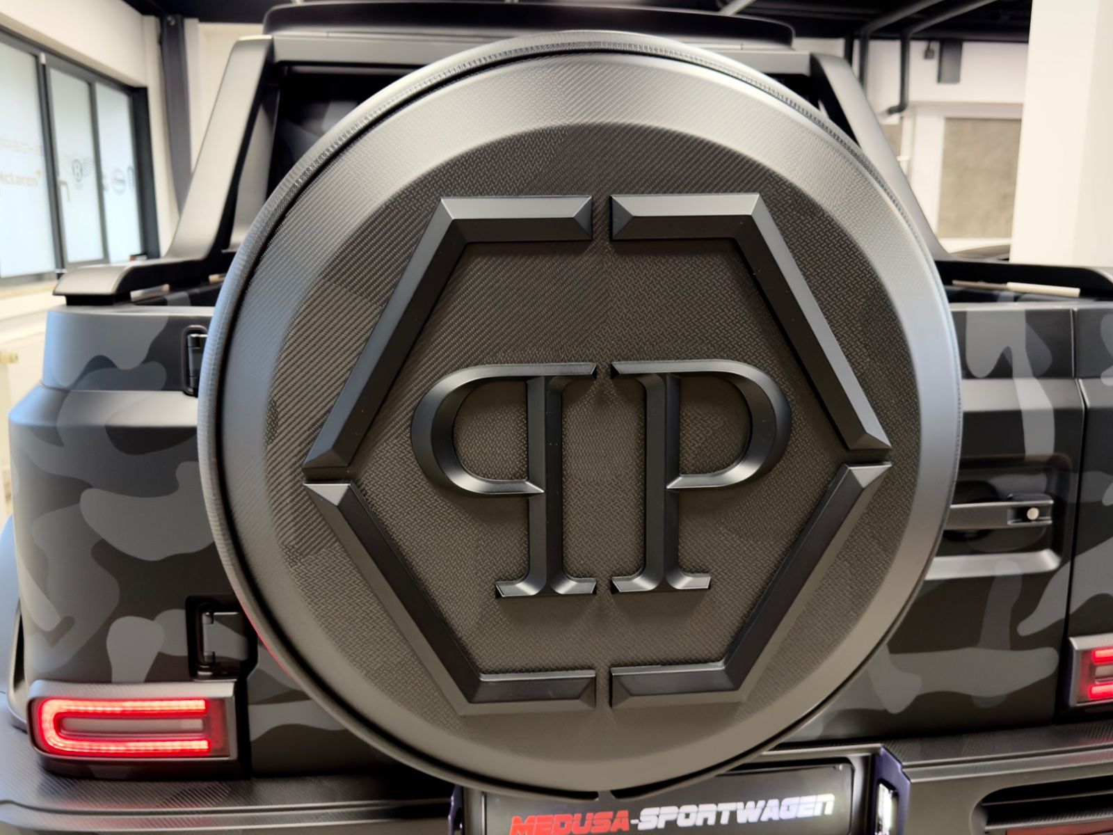 Fahrzeugabbildung Mercedes-Benz G 63 AMG MANSORY&PHILIPP PLEIN 1OF7 STAR TROOPER