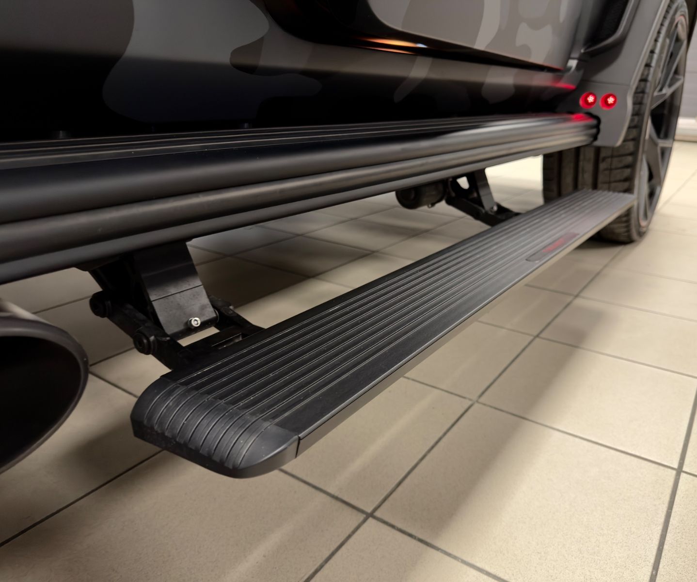 Fahrzeugabbildung Mercedes-Benz G 63 AMG MANSORY&PHILIPP PLEIN 1OF7 STAR TROOPER