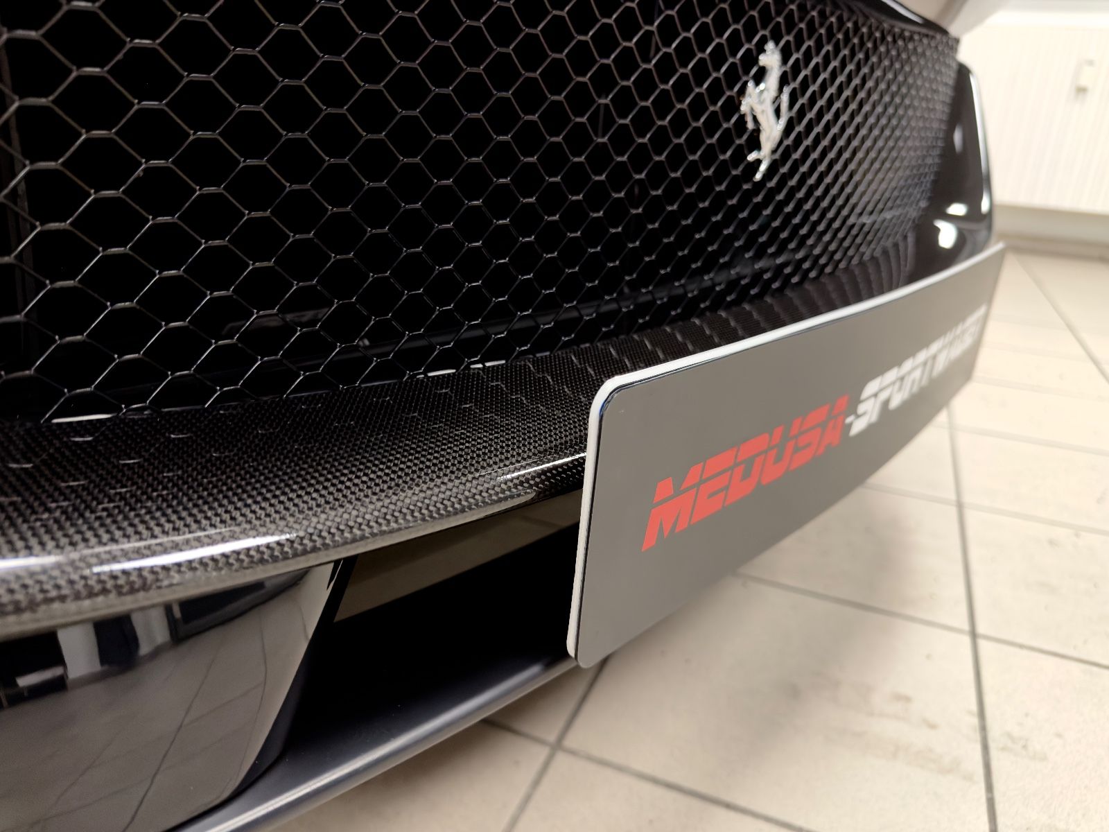 Fahrzeugabbildung Ferrari PUROSANGUE CARBON EXT&INT MASSAGE PANO MY26 FULL