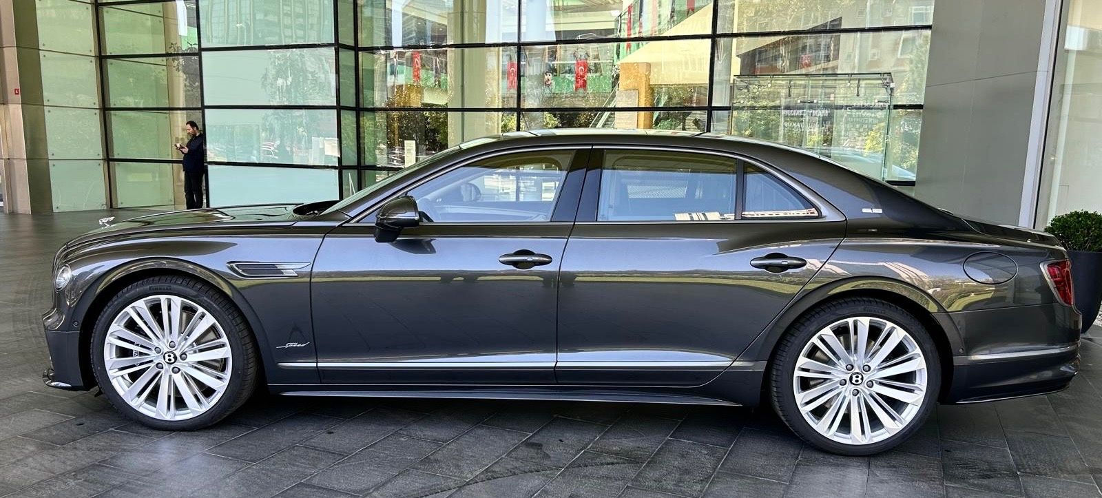 Fahrzeugabbildung Bentley FLYING SPUR SPEED FIRST EDITION BUSINESS 4SEAT!