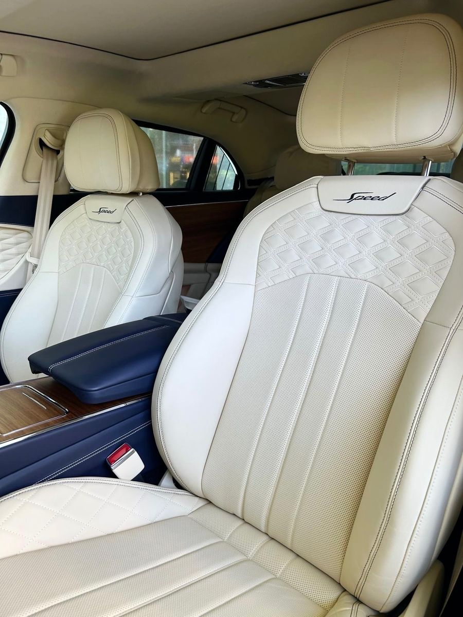 Fahrzeugabbildung Bentley FLYING SPUR SPEED W12 MULLINER CARBON FULLOPTION