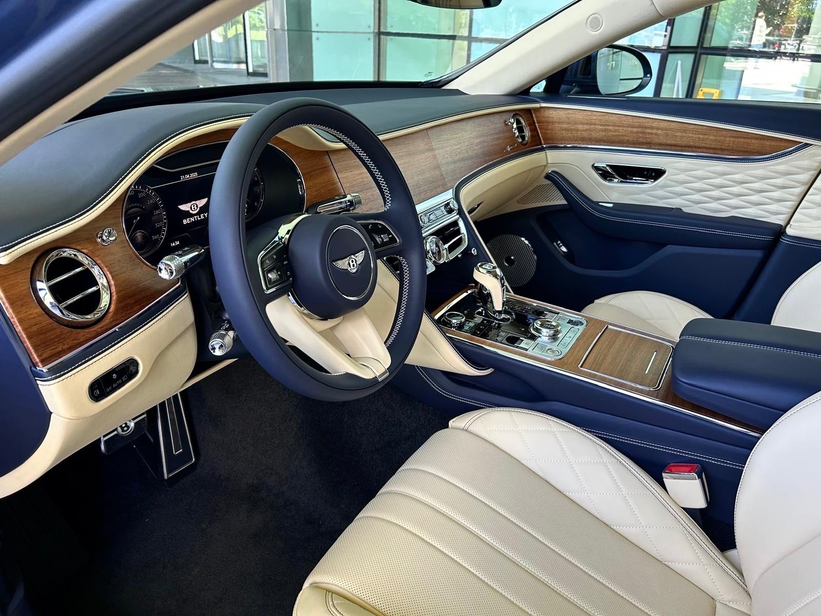 Fahrzeugabbildung Bentley FLYING SPUR SPEED W12 MULLINER CARBON FULLOPTION