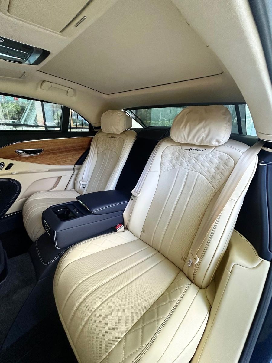 Fahrzeugabbildung Bentley FLYING SPUR SPEED W12 MULLINER CARBON FULLOPTION