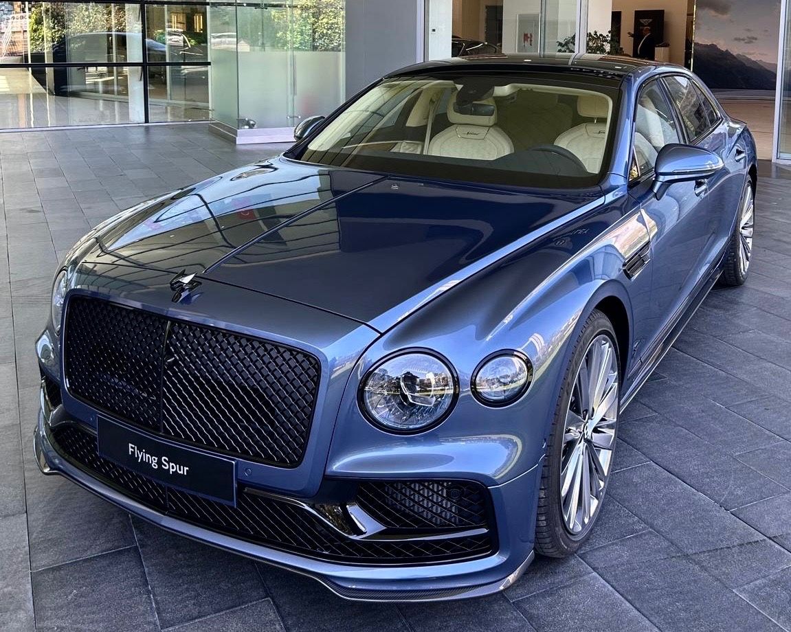 Fahrzeugabbildung Bentley FLYING SPUR SPEED W12 MULLINER CARBON FULLOPTION