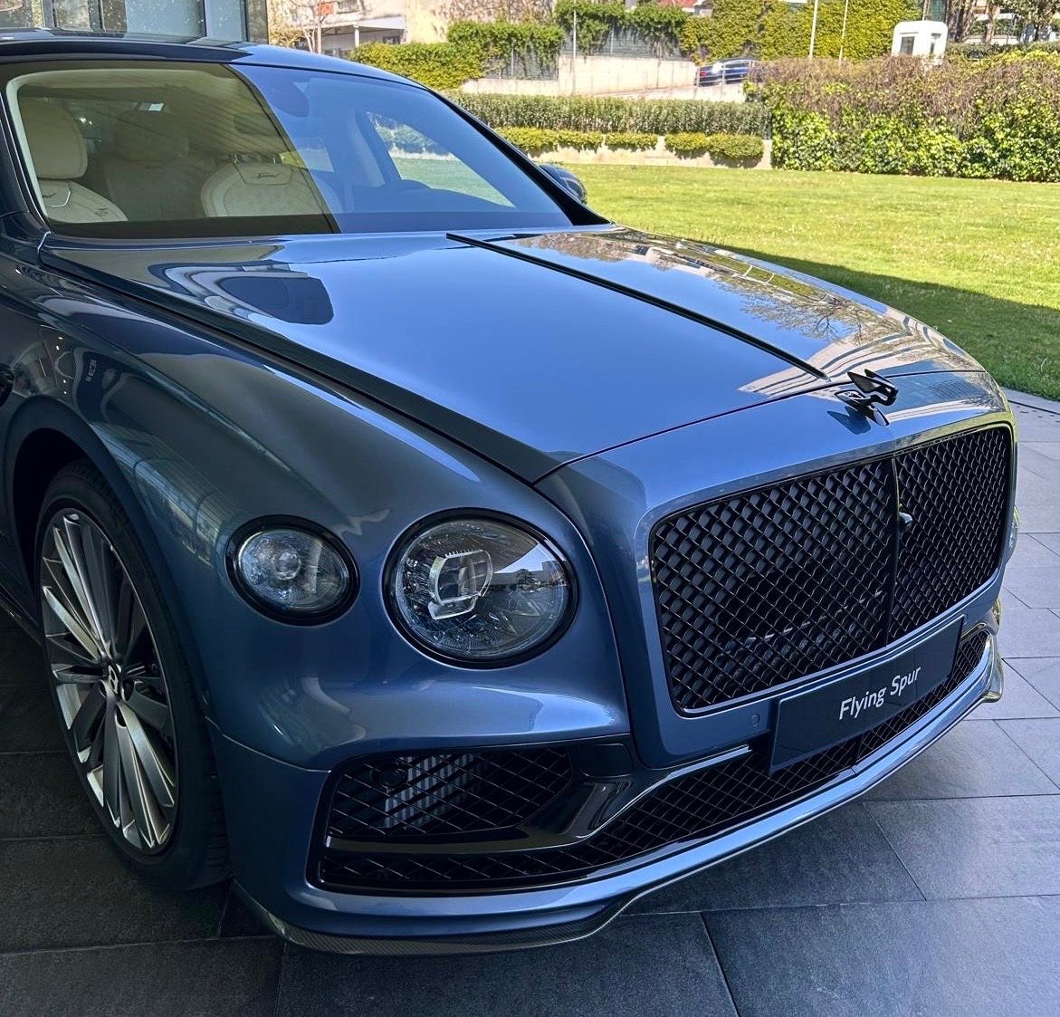 Fahrzeugabbildung Bentley FLYING SPUR SPEED W12 MULLINER CARBON FULLOPTION