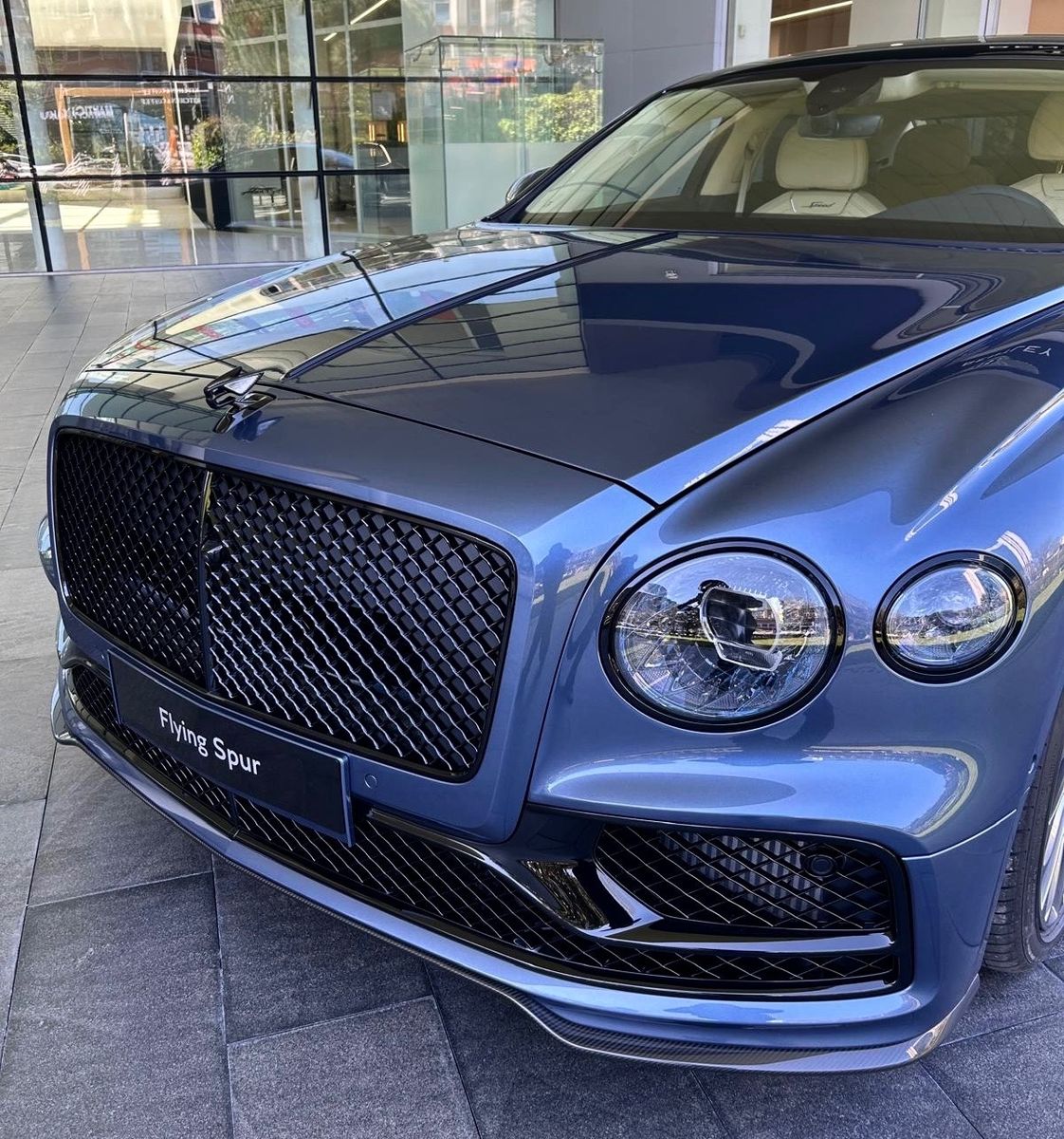 Fahrzeugabbildung Bentley FLYING SPUR SPEED W12 MULLINER CARBON FULLOPTION