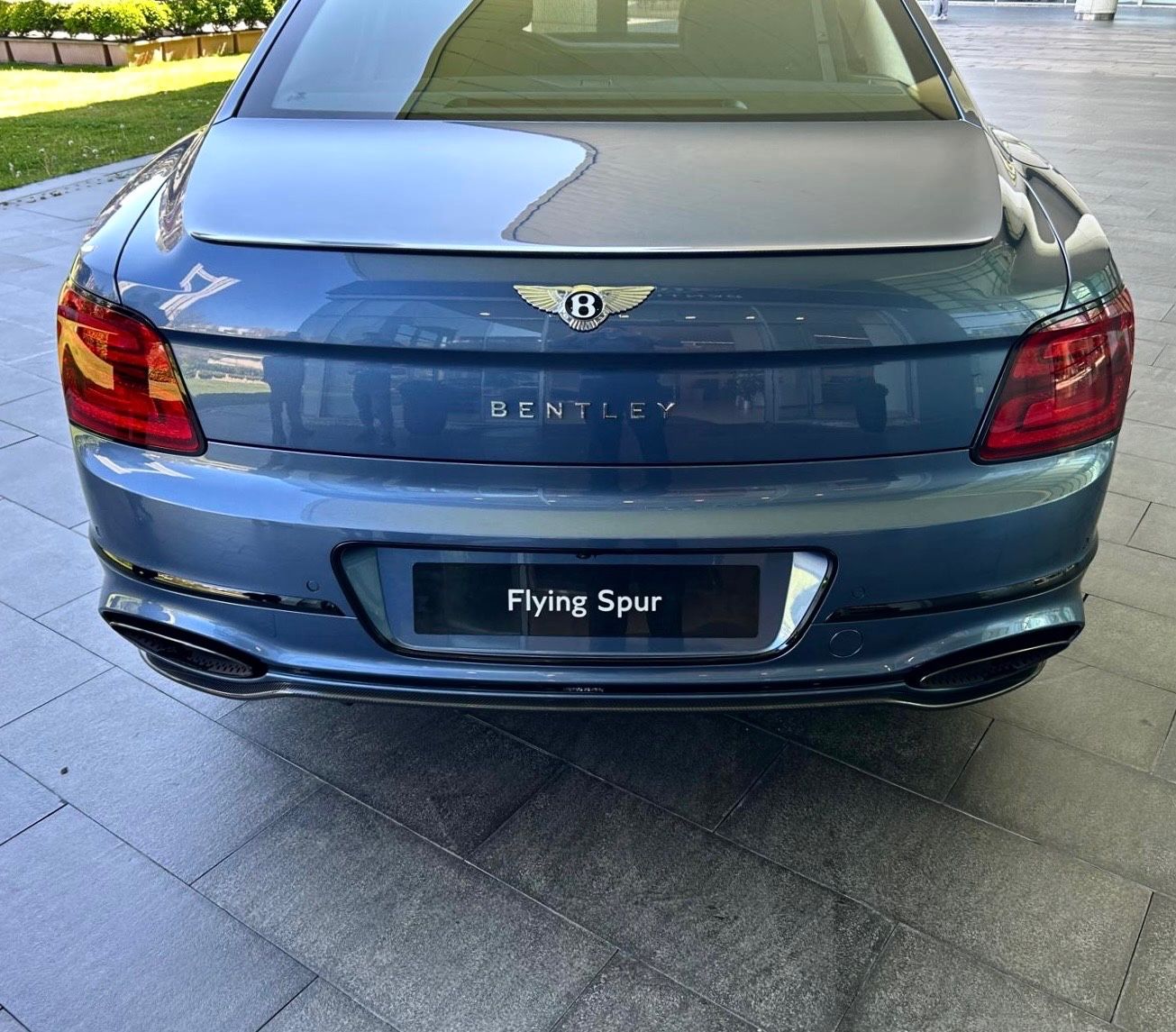 Fahrzeugabbildung Bentley FLYING SPUR SPEED W12 MULLINER CARBON FULLOPTION