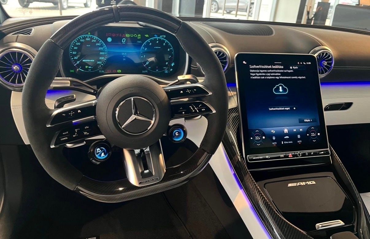 Fahrzeugabbildung Mercedes-Benz AMG GT 63 PRO 612PS CARBON EXT&INT LIFT FULLOPT!