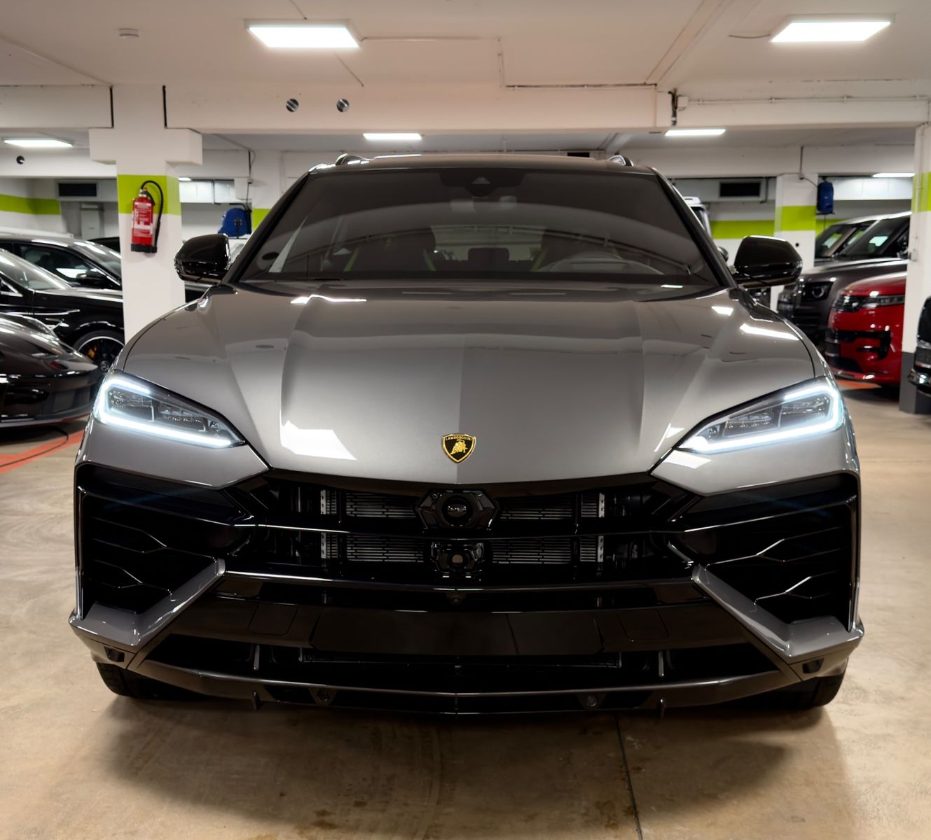 Fahrzeugabbildung Lamborghini URUS SE MASSAGE HEADUP B&O PANO STYLEPACK FULL