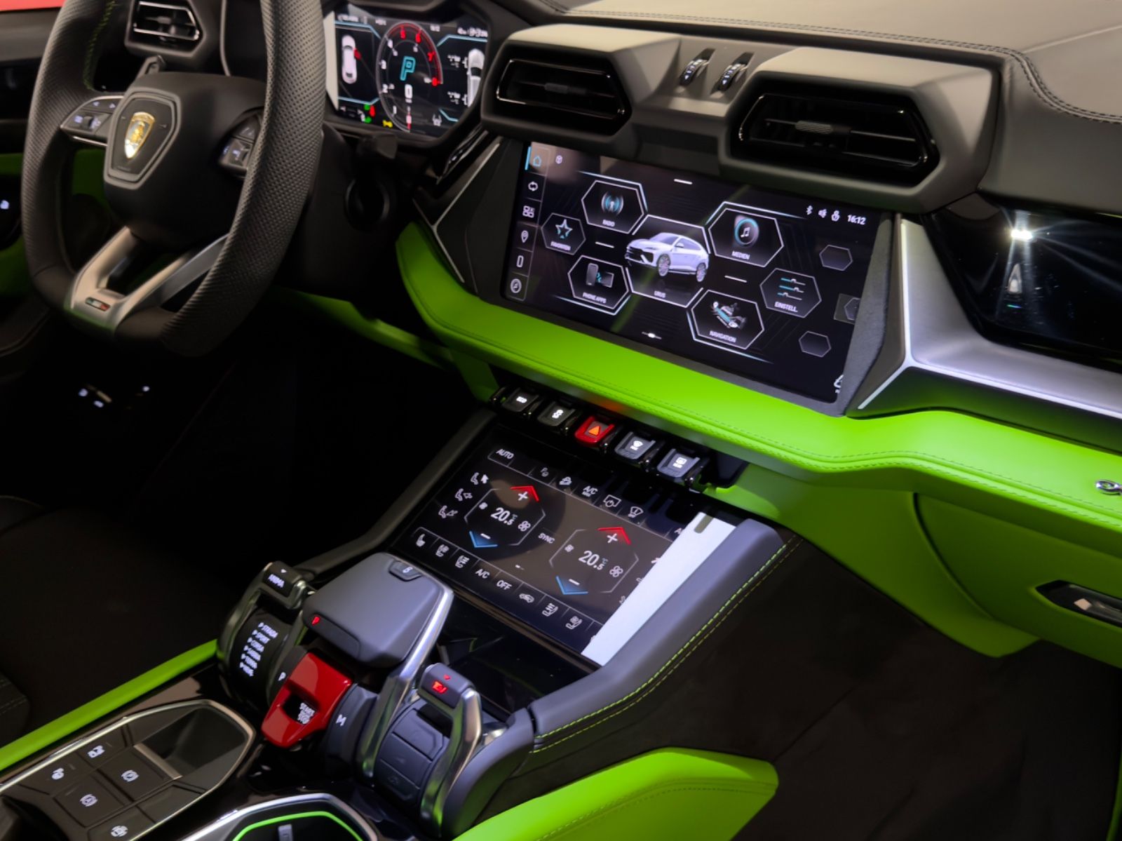 Fahrzeugabbildung Lamborghini URUS SE MASSAGE HEADUP B&O PANO STYLEPACK FULL