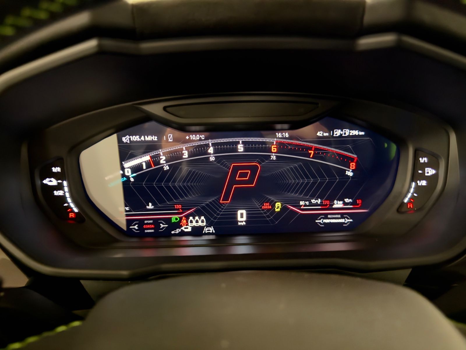 Fahrzeugabbildung Lamborghini URUS SE MASSAGE HEADUP B&O PANO STYLEPACK FULL