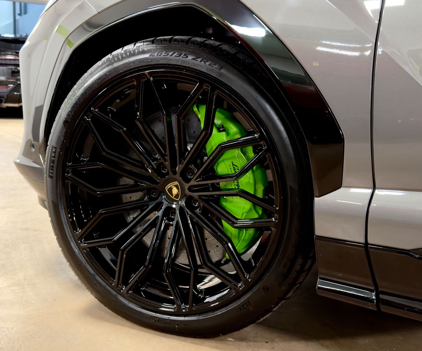 Fahrzeugabbildung Lamborghini URUS SE MASSAGE HEADUP B&O PANO STYLEPACK FULL