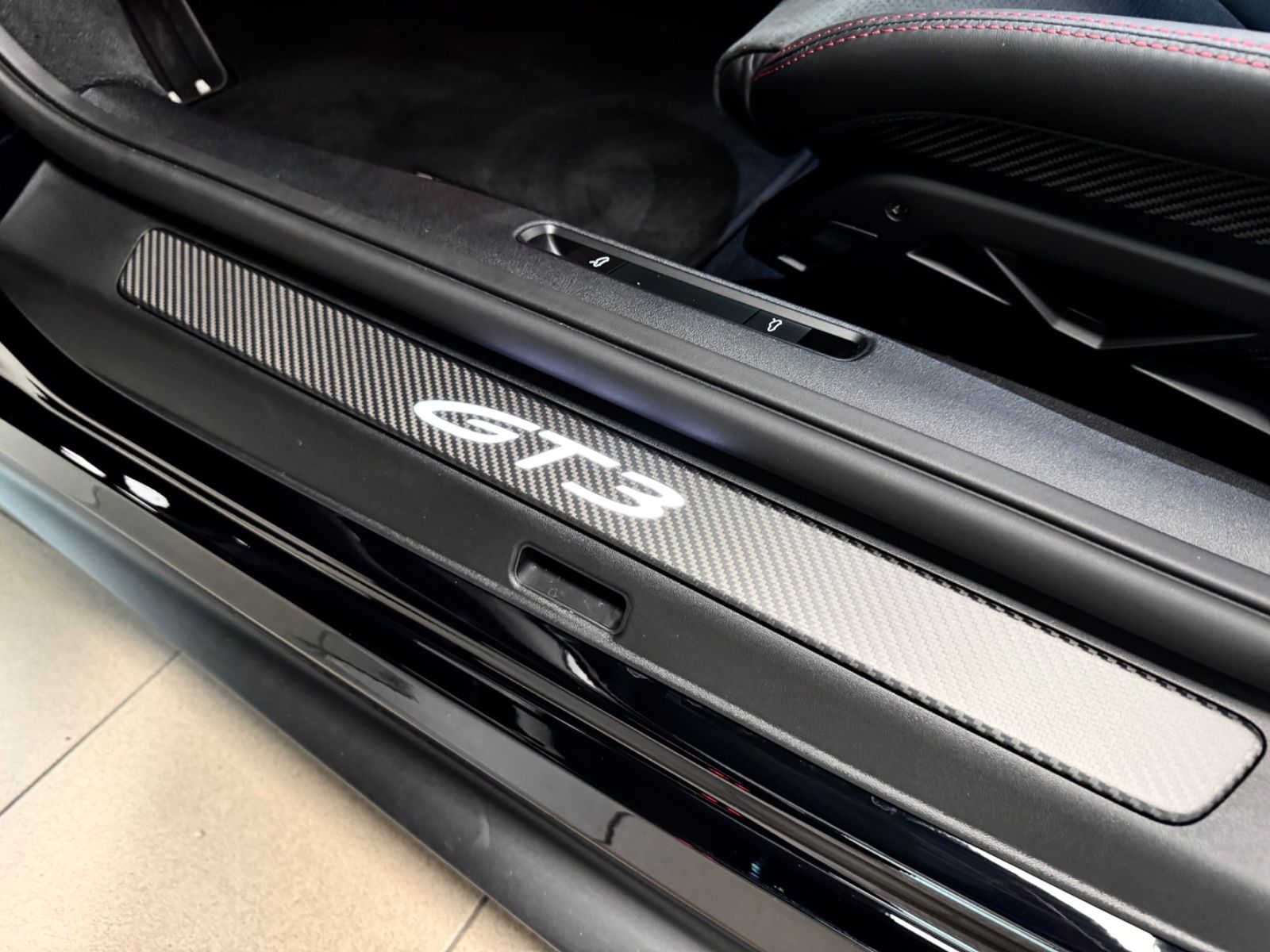 Fahrzeugabbildung Porsche 992 GT3 FACELIFT PDK CLUBSPORT CARBONSEAT NEWCAR