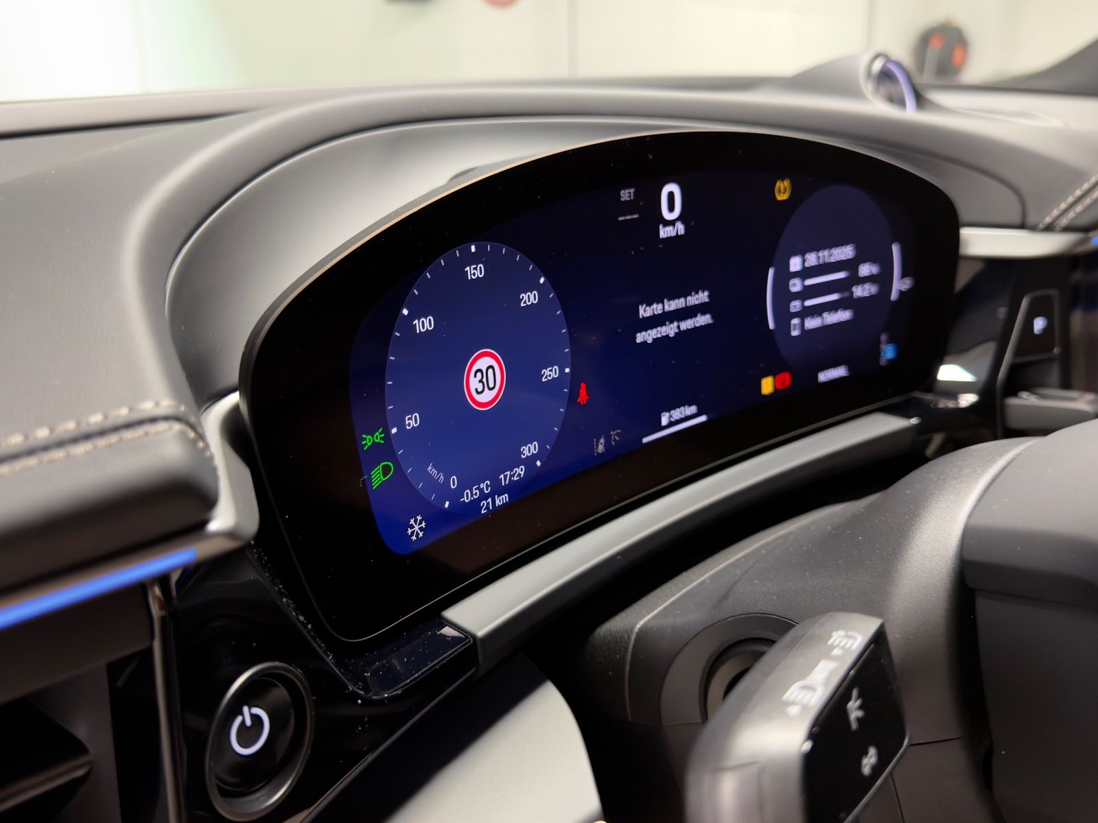 Fahrzeugabbildung Porsche MACAN 4 DESIGNPACK 22ZOLL TRÜFFEL INT PANO FULL!