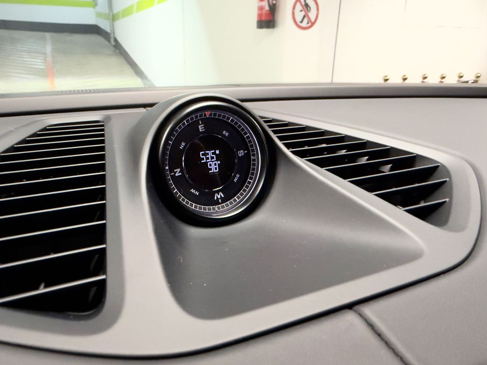 Fahrzeugabbildung Porsche MACAN 4 DESIGNPACK 22ZOLL TRÜFFEL INT PANO FULL!