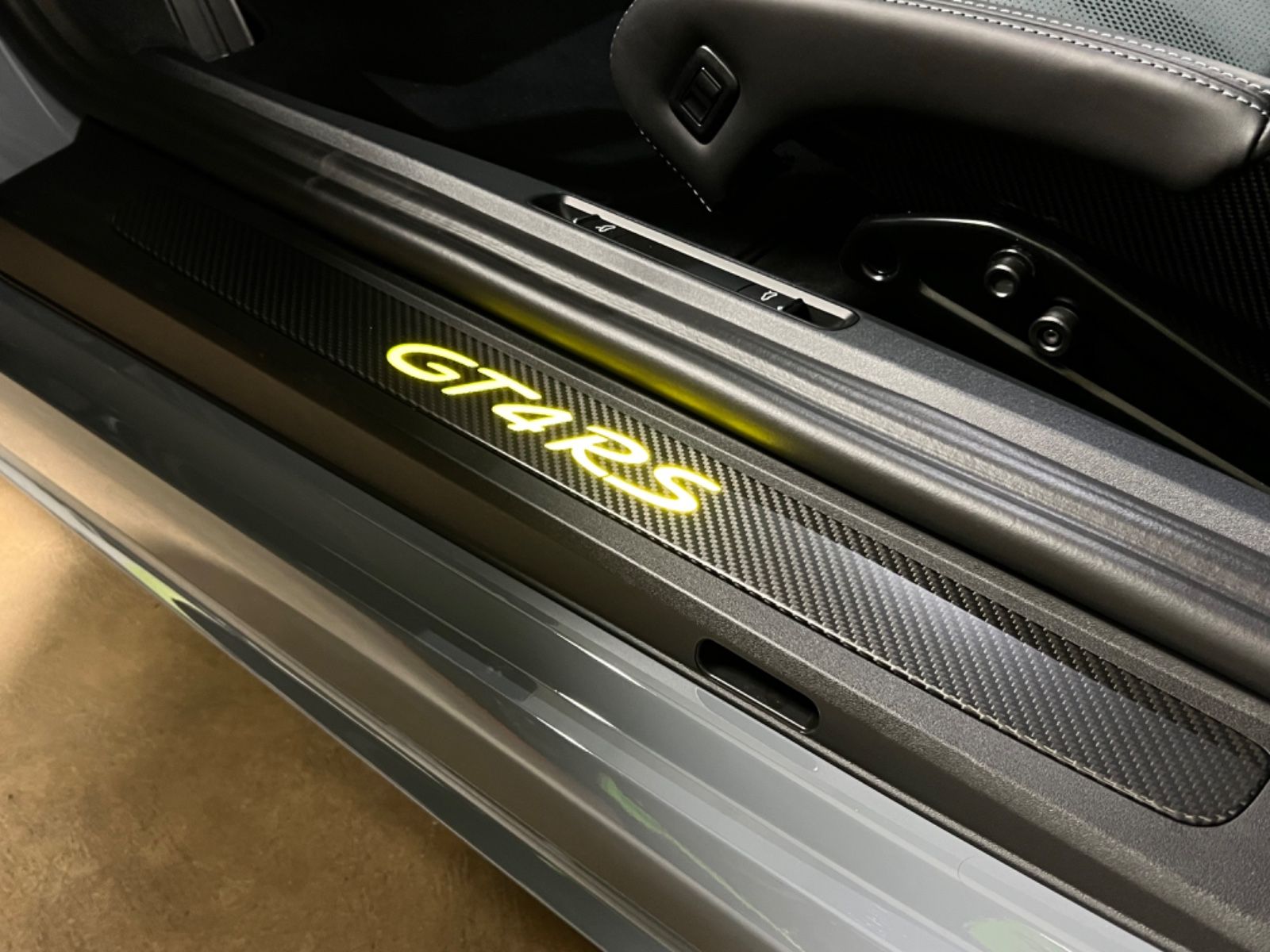 Fahrzeugabbildung Porsche CAYMAN GT4RS WEISSACH CLUBSPORT CERAMIC NEW!!!