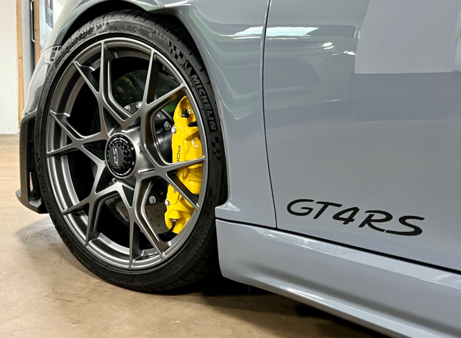 Fahrzeugabbildung Porsche CAYMAN GT4RS WEISSACH CLUBSPORT CERAMIC NEW!!!