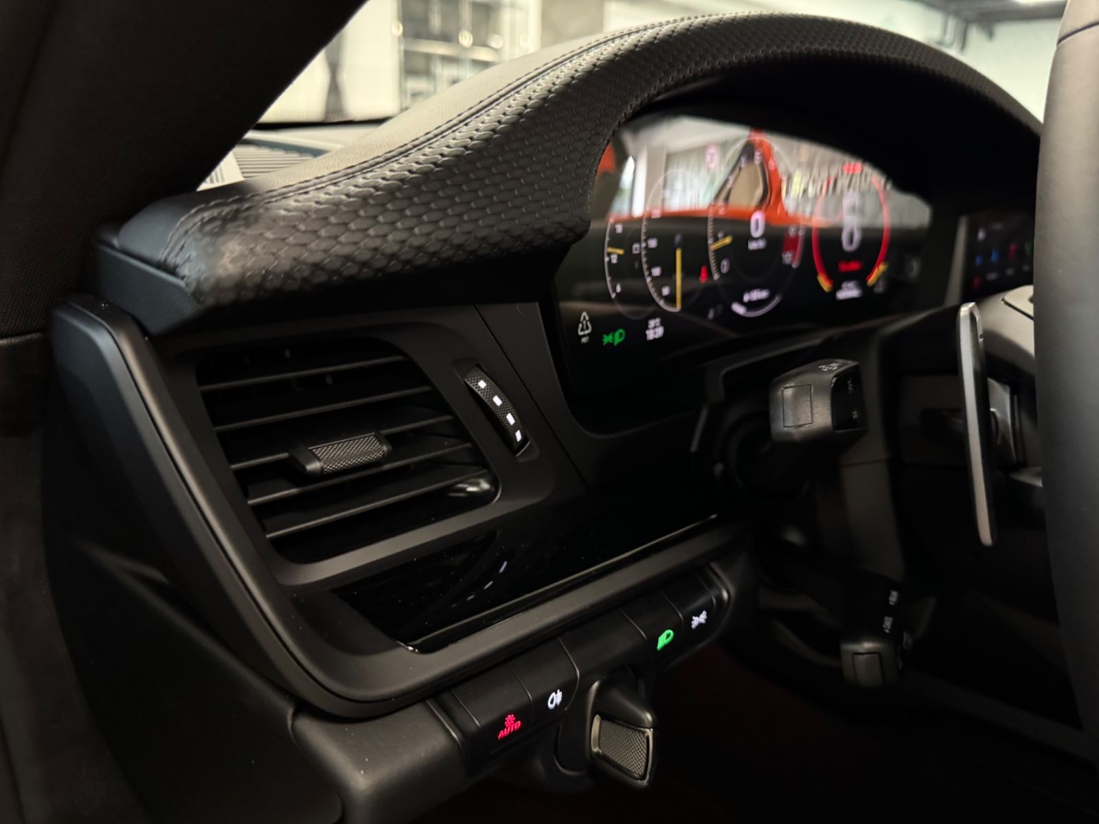 Fahrzeugabbildung Porsche 992 GT3 MK2 FACELIFT TOURING PAKET CARBON 25 NEW