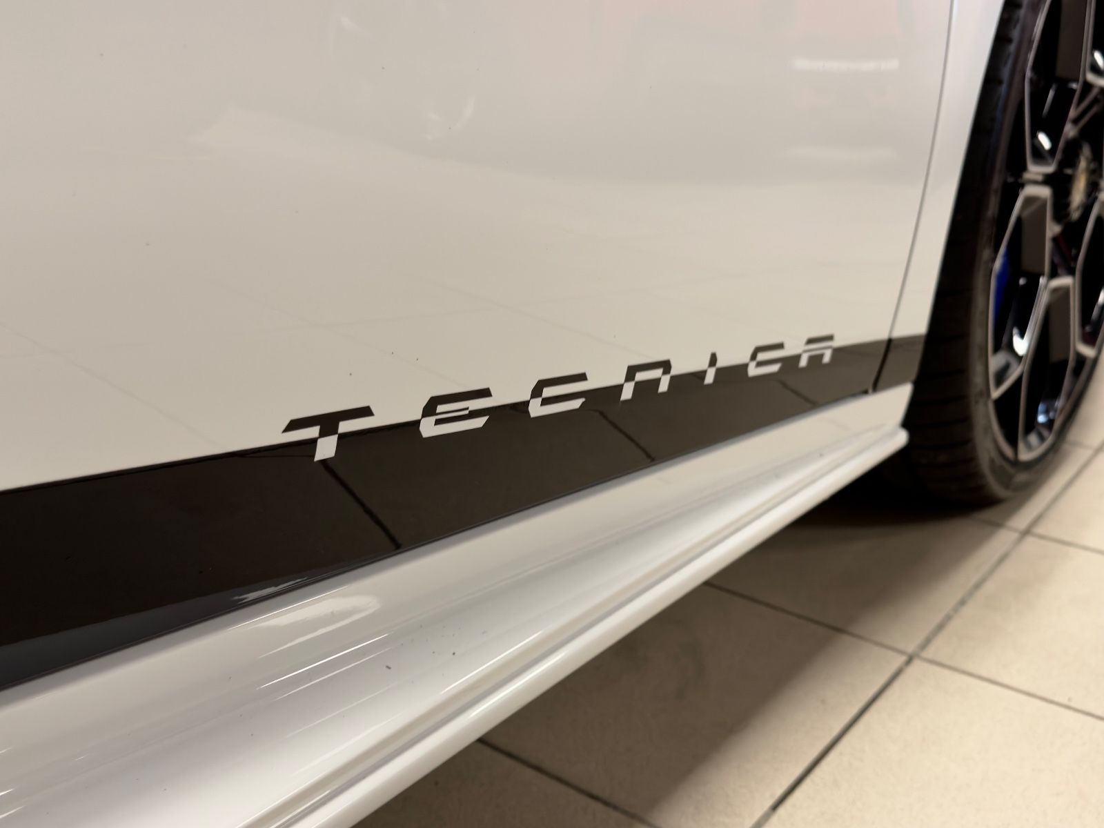 Fahrzeugabbildung Lamborghini HURACAN TECNICA CARBON EXT&INT SENSONUM FULLOPT!