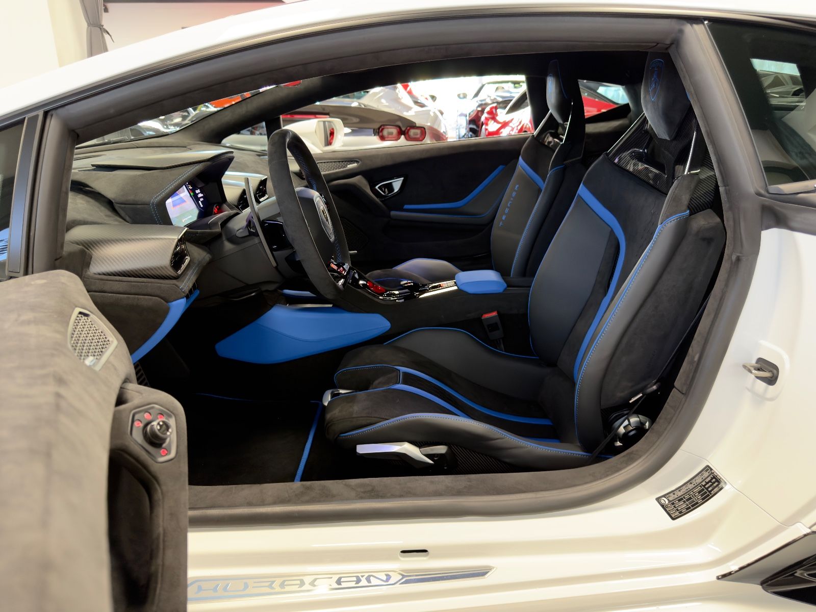 Fahrzeugabbildung Lamborghini HURACAN TECNICA CARBON EXT&INT SENSONUM FULLOPT!