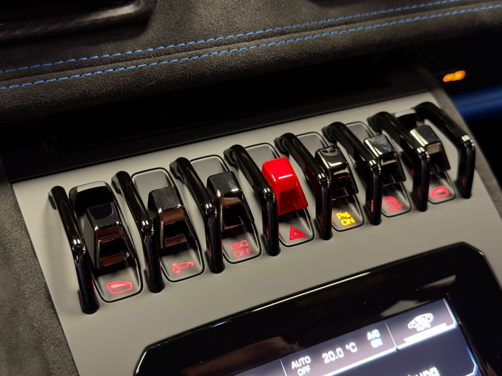 Fahrzeugabbildung Lamborghini HURACAN TECNICA CARBON EXT&INT SENSONUM FULLOPT!