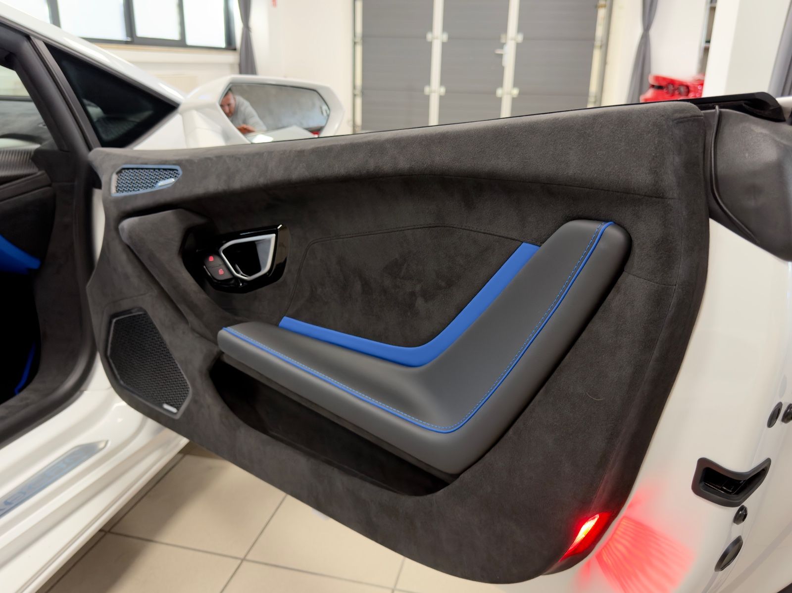 Fahrzeugabbildung Lamborghini HURACAN TECNICA CARBON EXT&INT SENSONUM FULLOPT!