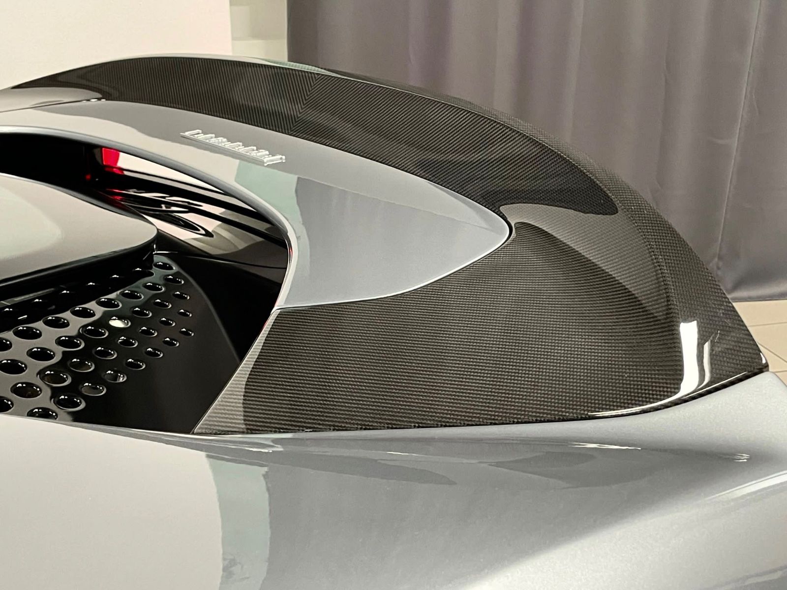 Fahrzeugabbildung Ferrari SF90 STRADALE NOVITEC RACINGSEAT CARBONPACK FULL