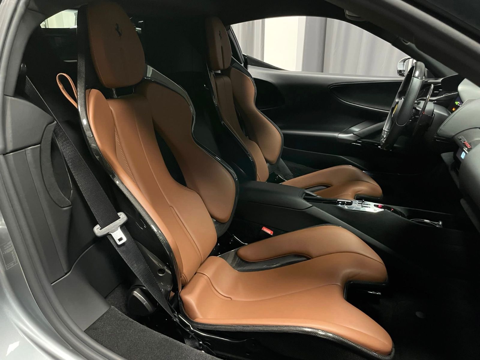 Fahrzeugabbildung Ferrari SF90 STRADALE NOVITEC RACINGSEAT CARBONPACK FULL