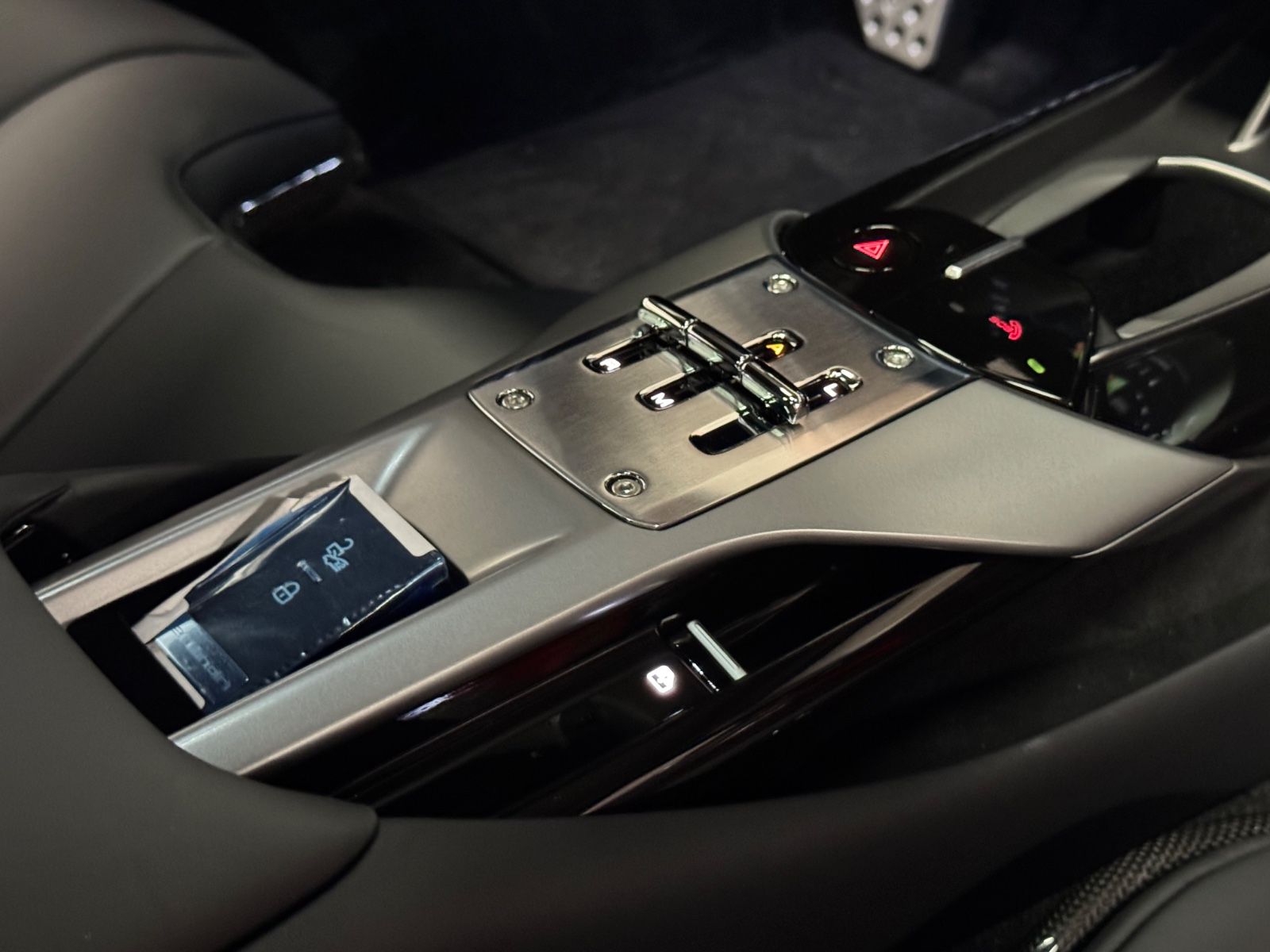 Fahrzeugabbildung Ferrari 12 Cilindri COUPE CARBON EXT&INT CARBONSEAT FULL