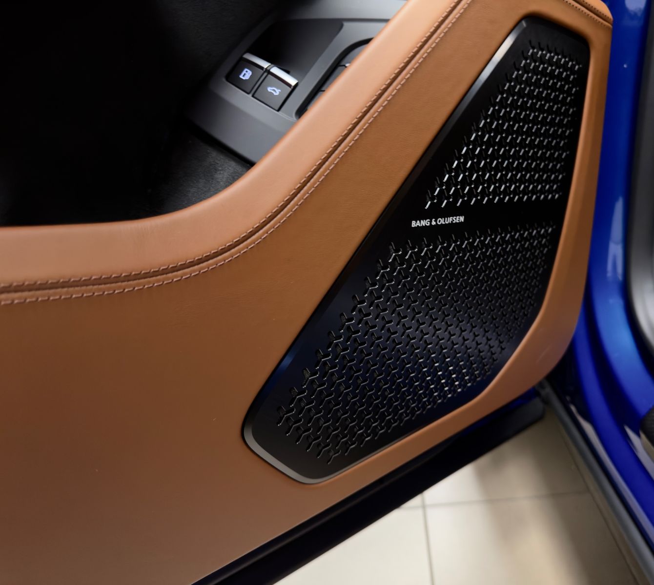 Fahrzeugabbildung Lamborghini URUS SE CARBON B&O MASSAGE PANO HEADUP FULLOPT!!