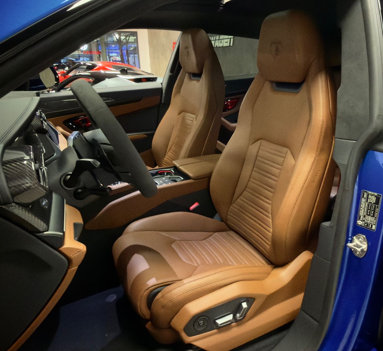 Fahrzeugabbildung Lamborghini URUS SE CARBON B&O MASSAGE PANO HEADUP FULLOPT!!