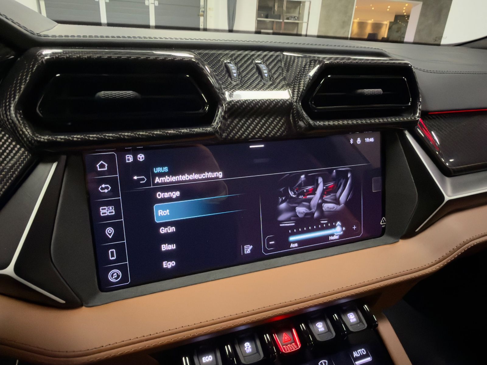 Fahrzeugabbildung Lamborghini URUS SE CARBON B&O MASSAGE PANO HEADUP FULLOPT!!