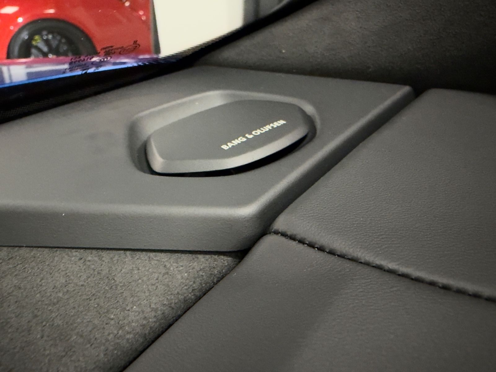 Fahrzeugabbildung Lamborghini URUS SE CARBON B&O MASSAGE PANO HEADUP FULLOPT!!