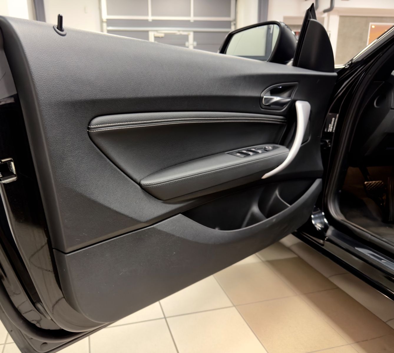 Fahrzeugabbildung BMW 220 d CABRIO SPORT LINE LEDER NAVI BUSINESS PACK