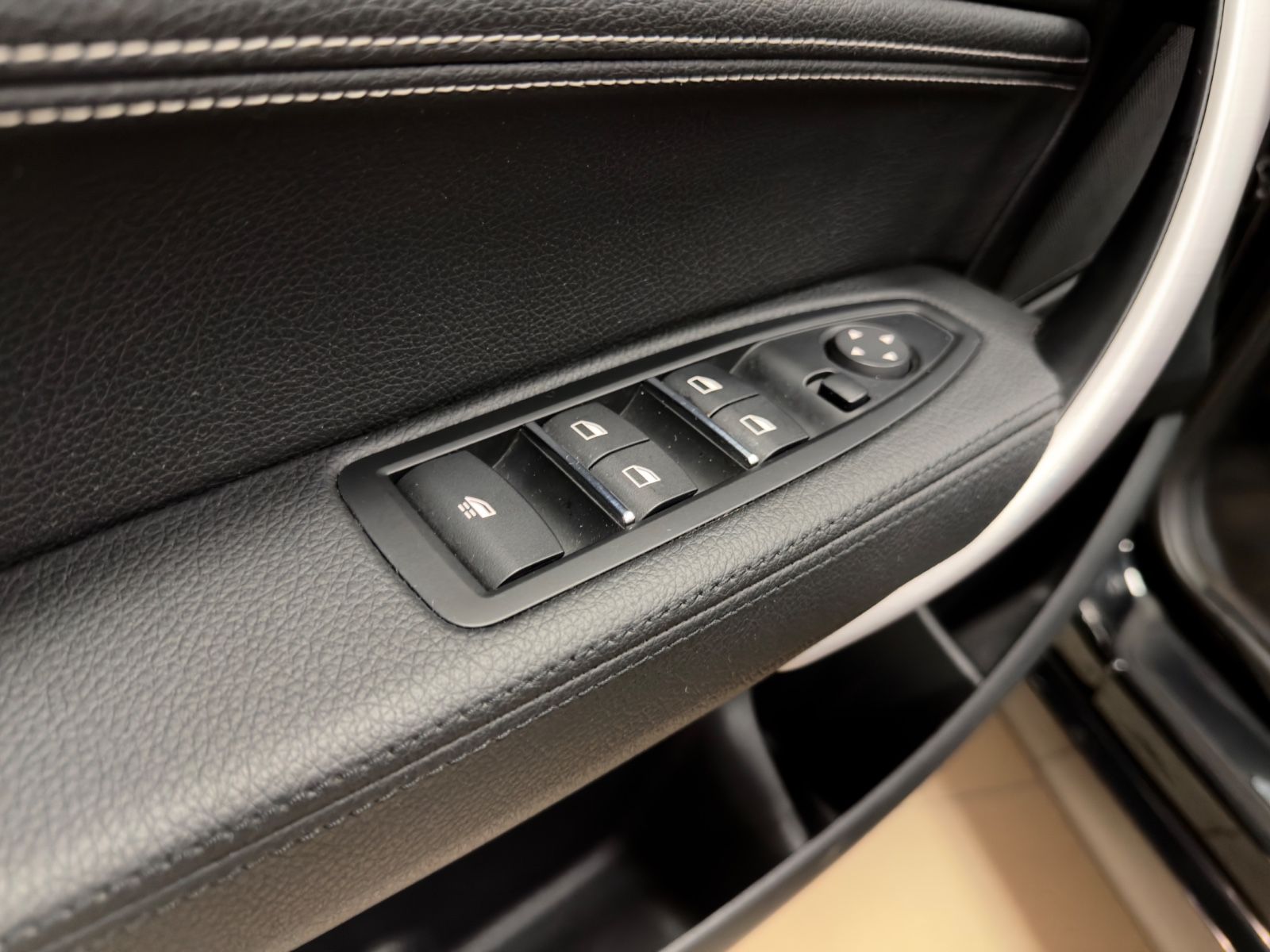 Fahrzeugabbildung BMW 220 d CABRIO SPORT LINE LEDER NAVI BUSINESS PACK