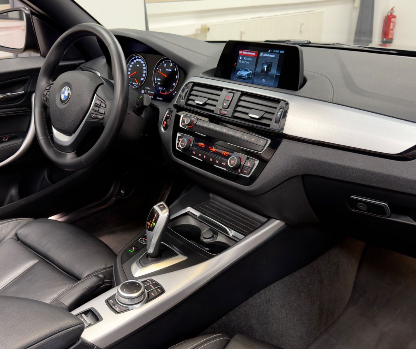 Fahrzeugabbildung BMW 220 d CABRIO SPORT LINE LEDER NAVI BUSINESS PACK