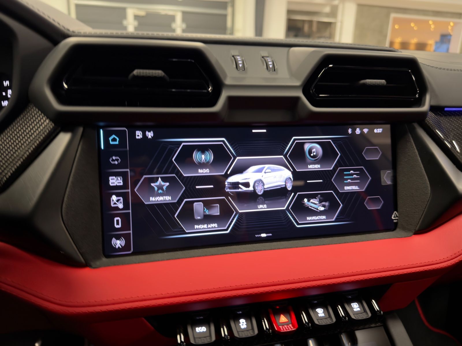 Fahrzeugabbildung Lamborghini URUS SE GRIGIO CHINA CARBONPACK B&O MY26 FULLOPT