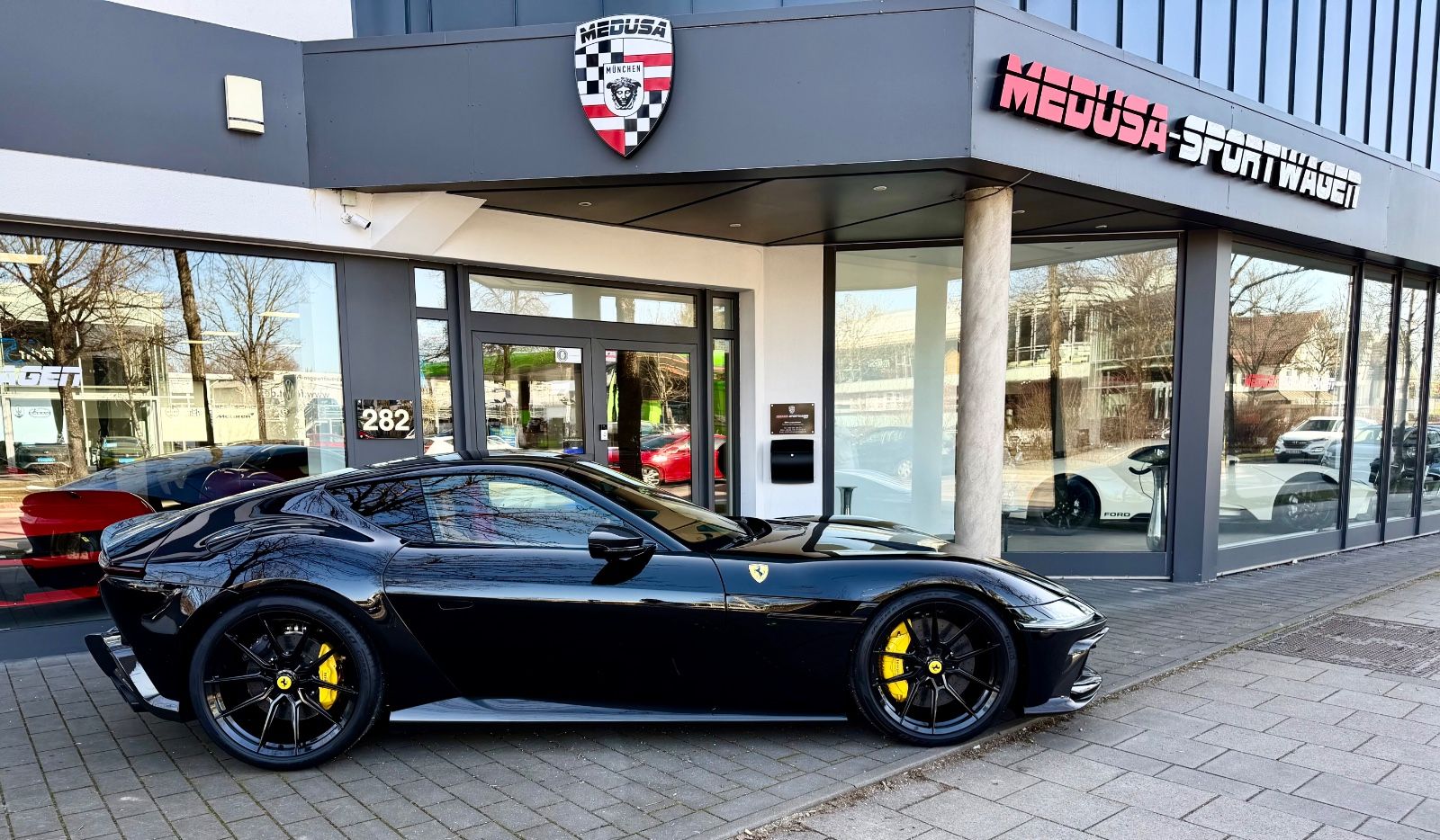 Fahrzeugabbildung Ferrari 12CILINDRI NOVITEC EINZELSTÜCK CARBON FULLOPT!