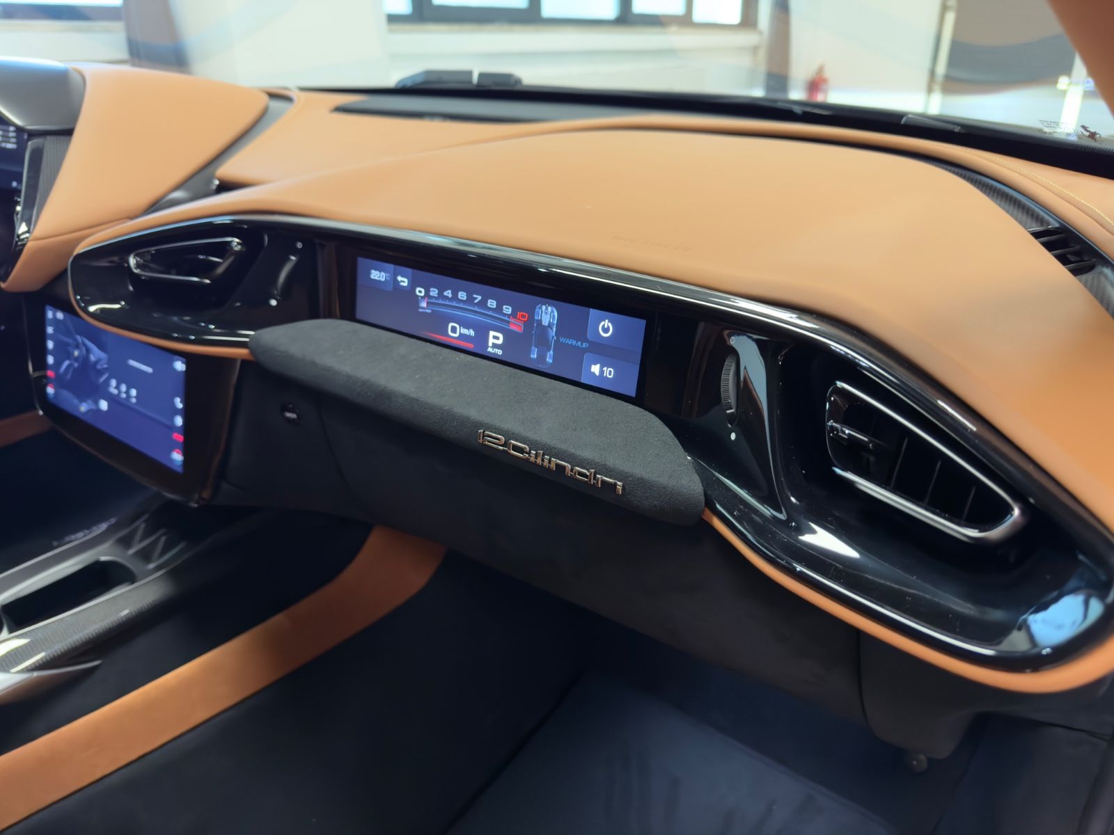 Fahrzeugabbildung Ferrari 12CILINDRI NOVITEC EINZELSTÜCK CARBON FULLOPT!