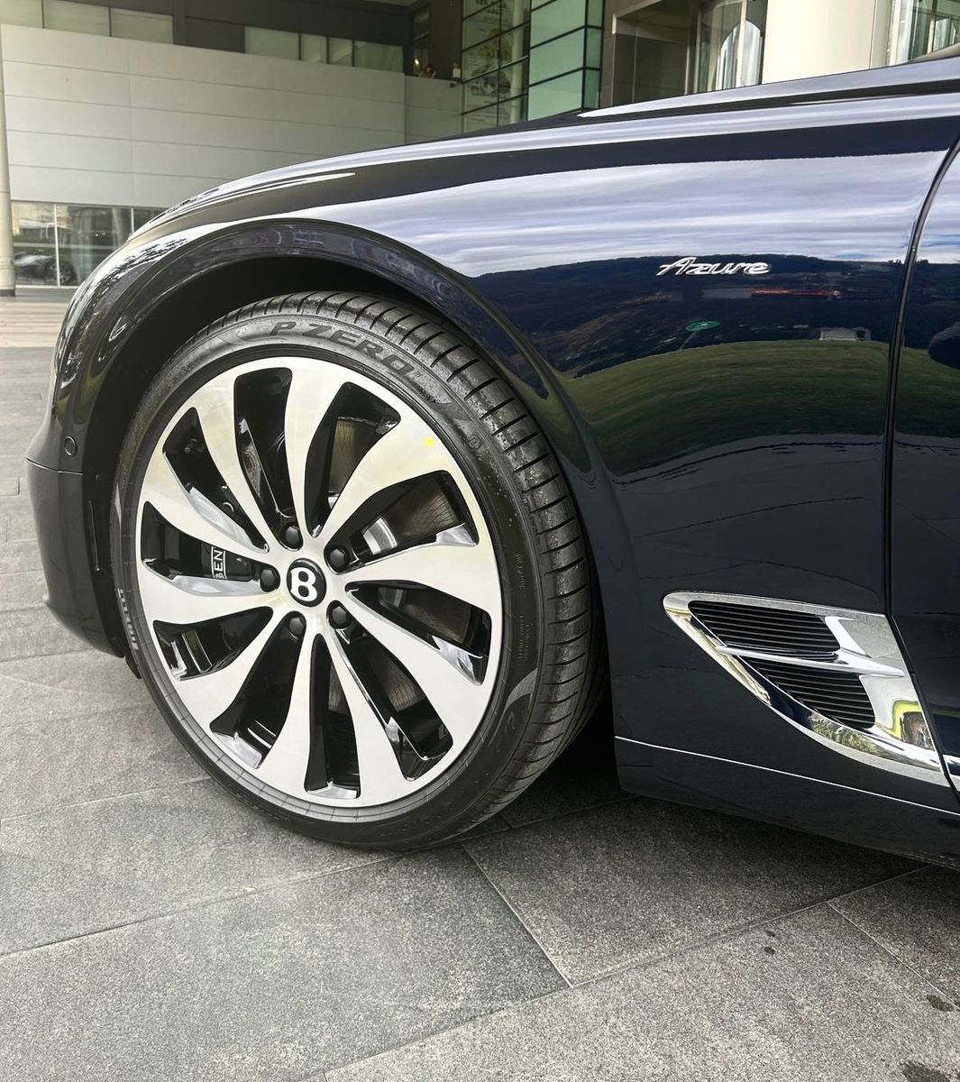 Fahrzeugabbildung Bentley CONTINENTAL GT AZURE V8 MULLINER NAIM PANO NEW!