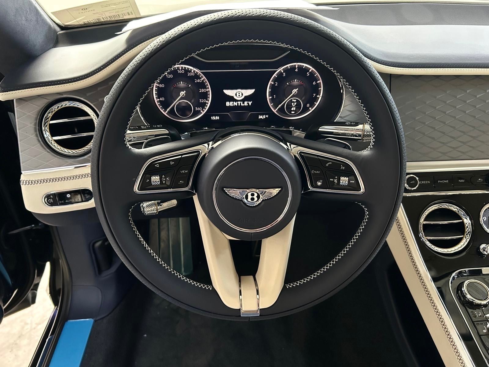 Fahrzeugabbildung Bentley CONTINENTAL GT AZURE V8 MULLINER NAIM PANO NEW!