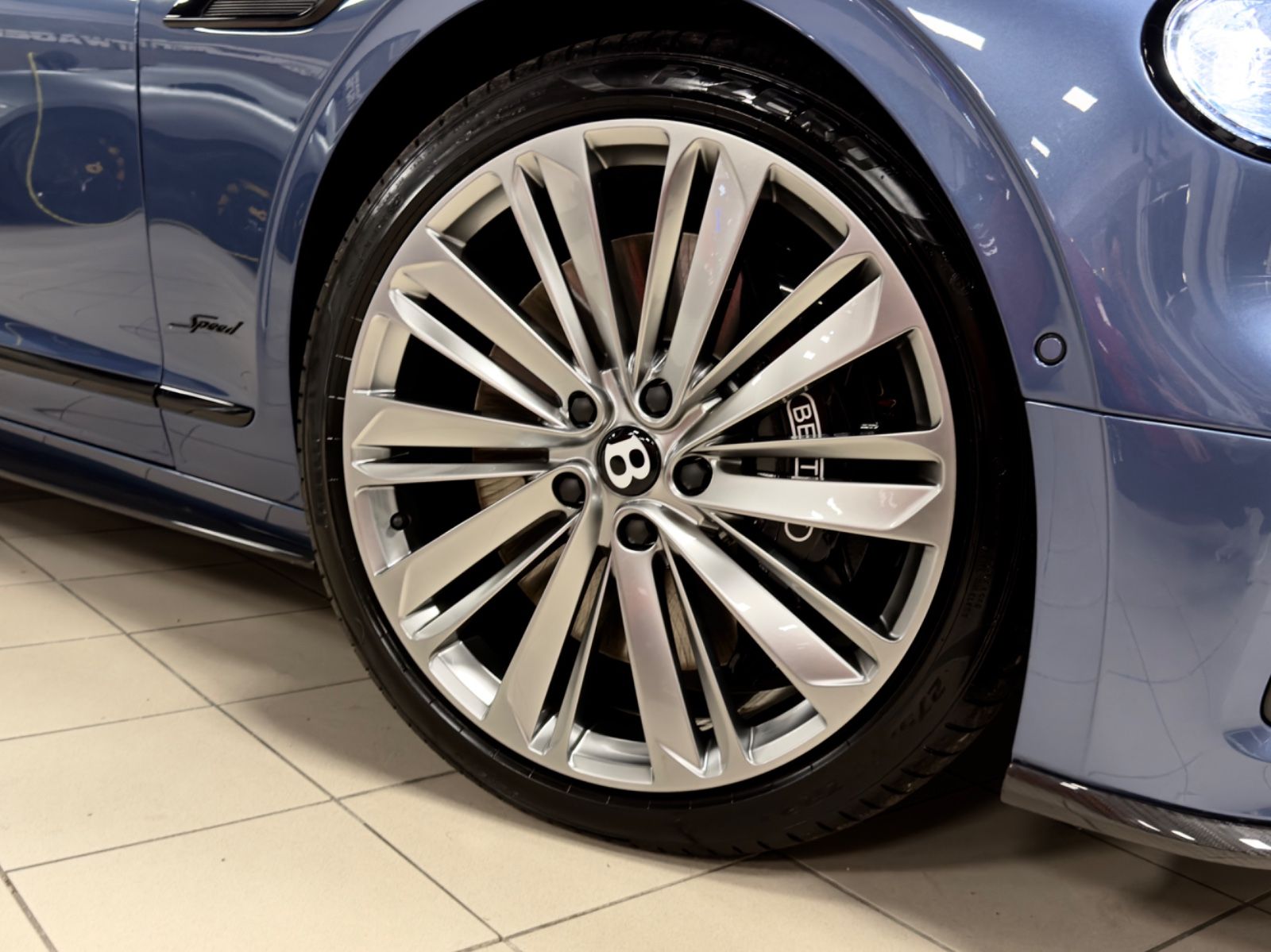 Fahrzeugabbildung Bentley FLYING SPUR SPEED W12 MULLINER CARBON FULLOPTION