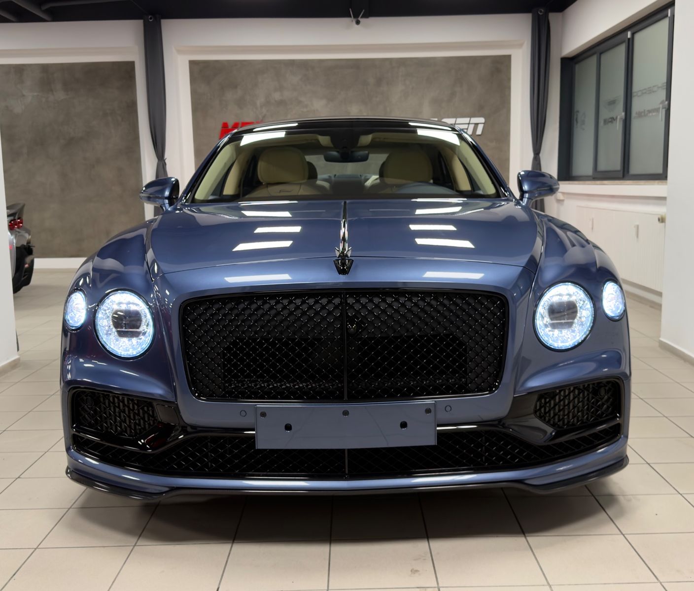 Fahrzeugabbildung Bentley FLYING SPUR SPEED W12 MULLINER CARBON FULLOPTION