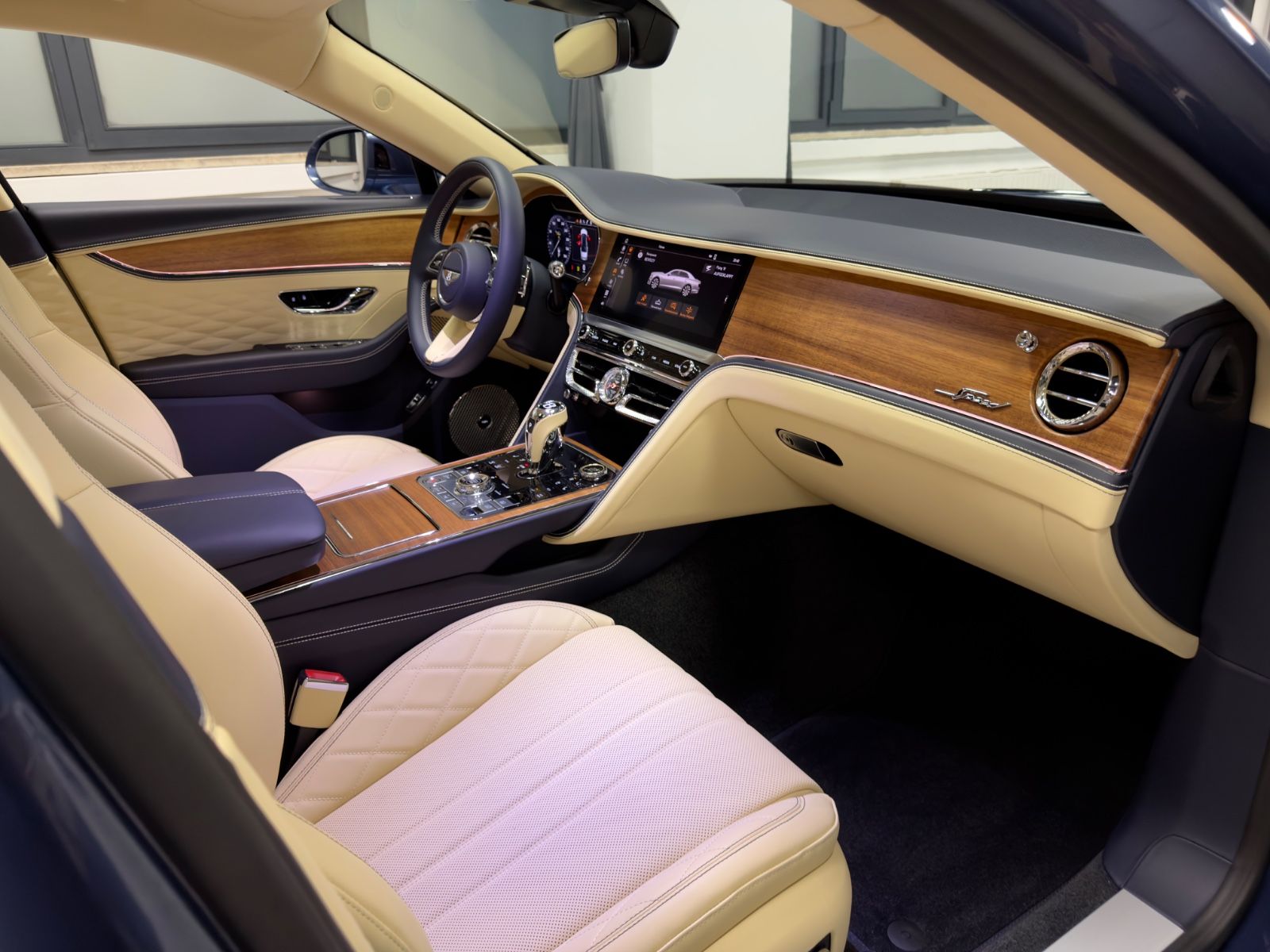 Fahrzeugabbildung Bentley FLYING SPUR SPEED W12 MULLINER CARBON FULLOPTION