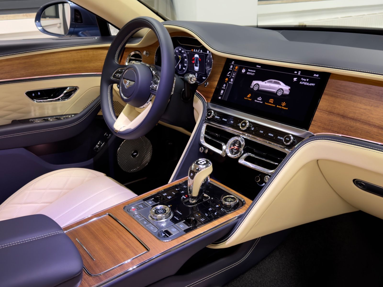 Fahrzeugabbildung Bentley FLYING SPUR SPEED W12 MULLINER CARBON FULLOPTION